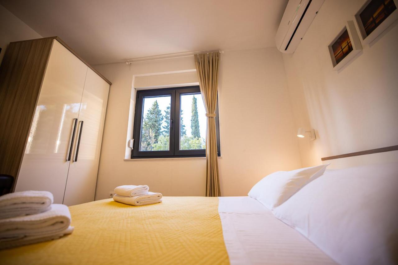 Royal Promons - Heated Pool Villa Starigrad Paklenica Exteriör bild