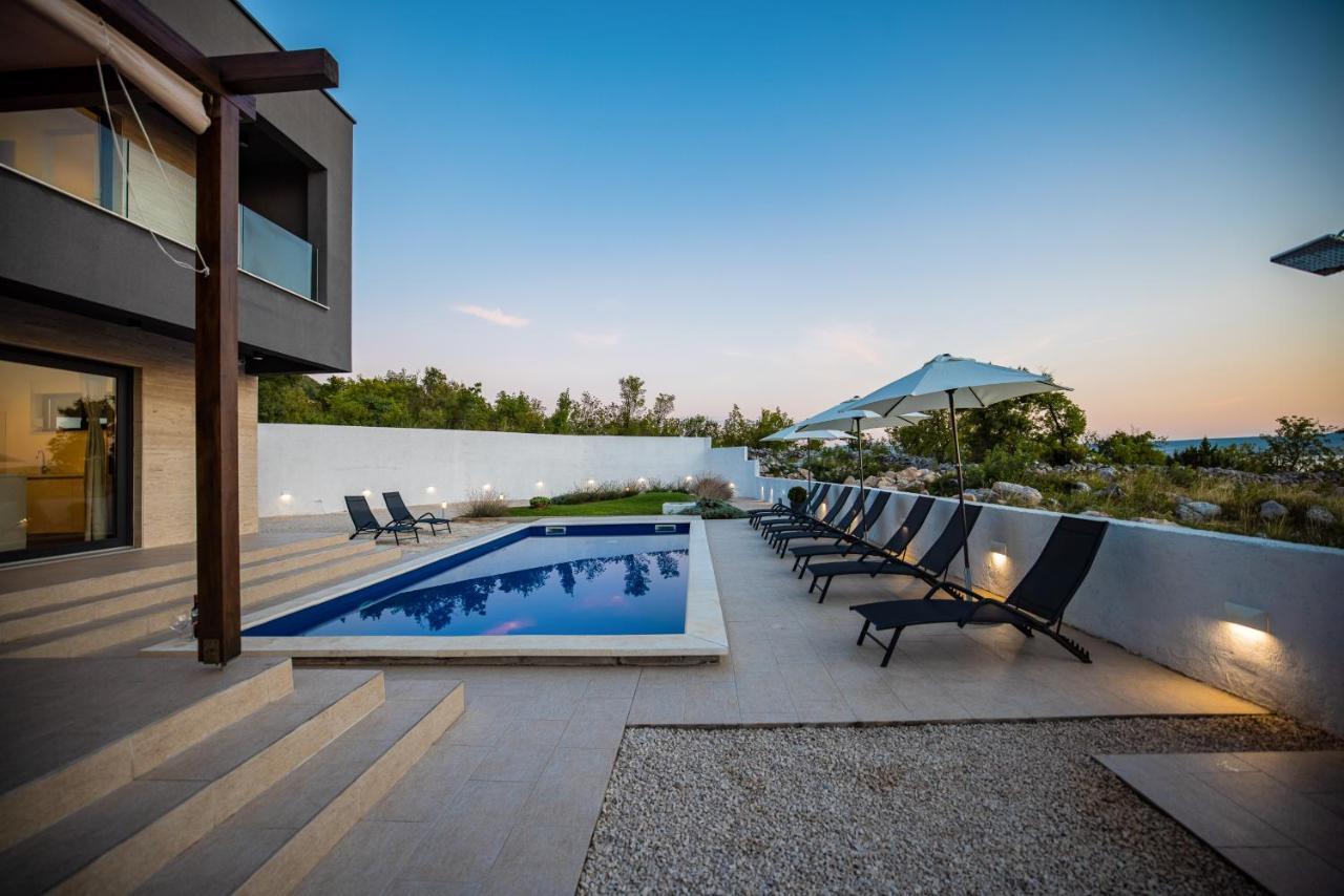 Royal Promons - Heated Pool Villa Starigrad Paklenica Exteriör bild
